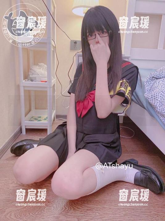 AT鲨的在线吉他妹妹，原图里满是小心机！-窗宸瑗
