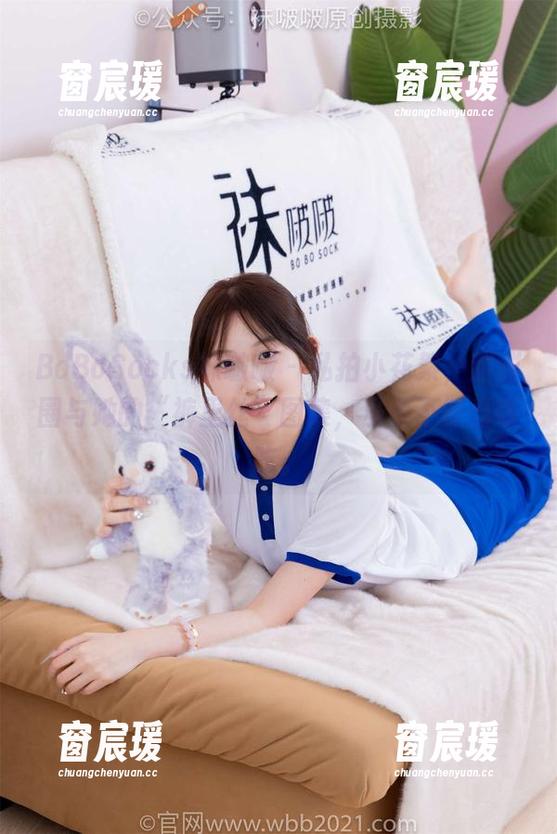 BoBoSocks袜啵啵 - 私拍小花絮，甜甜圈与她的“裤里丝”图集，虽说不能当饭吃。-窗宸瑗
