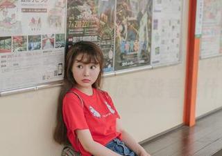 BoLoli菠萝社 - 柳侑绮的高清清纯作品集：她知道你在看，但你又能看出什么呢？