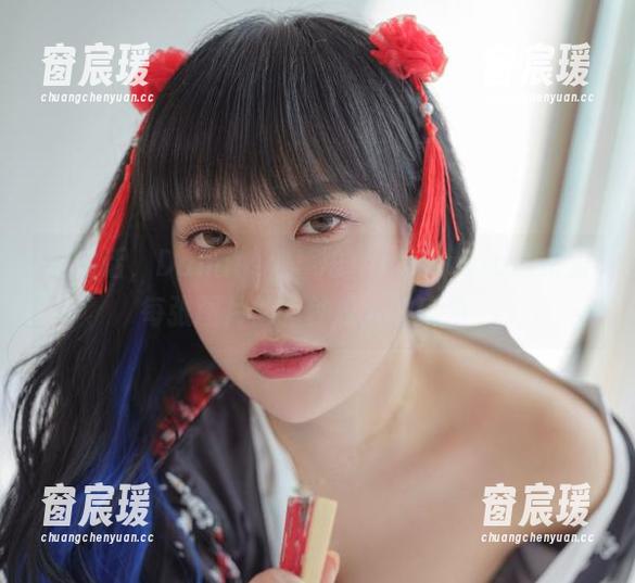 说实话，Dami(퀸다미)的ArtGravia合集里每张图片都有种撩人的魔力。-窗宸瑗