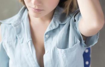 GIRLT果团网 - 周妍希的写真：甜心，但心里可能在翻白眼？