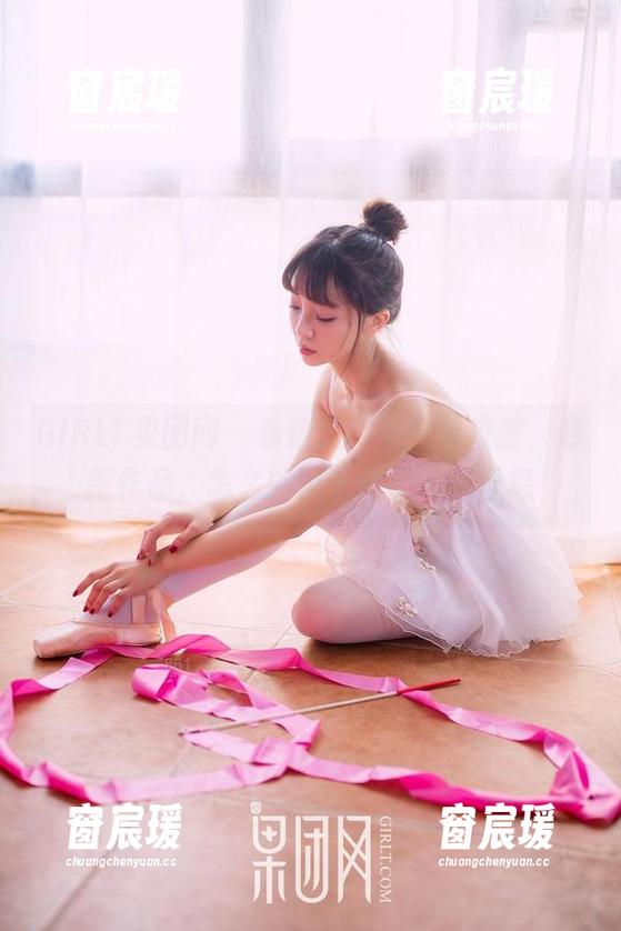 GIRLT果团网 - 看这里！周妍希校服，最新作品，怎么能少了这份校园气息-窗宸瑗