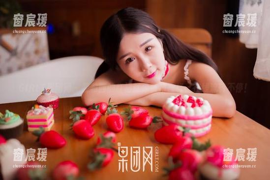 GIRLT果团网 - 裴希西的红裙就像资源一样，在线流转不停！-窗宸瑗
