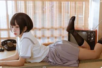 喵糖映画出新集！棕色女仆装，我的沙发真不想离开她一米！