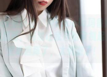 MiStar魅妍社 - Manuela玛鲁娜的海边作品原图，居然让我开始审视起自己的壁纸选择了，太刺激了！