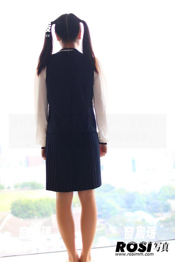 福利和图包完全可以合二为一，看看ROSI的职业装，了解一下理想逃避通道。-窗宸瑗