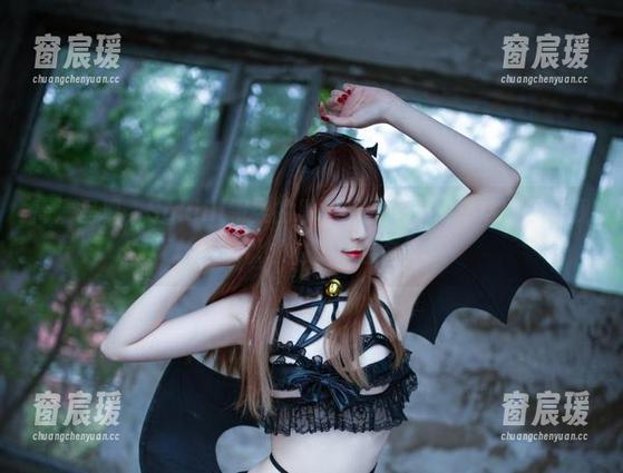 高清呈现，Sakiiii翎柒的职业装合集，难道这些就是我梦寐以求的职场装备？-窗宸瑗