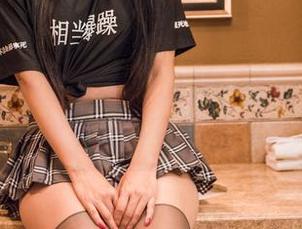 TouTiao头条女神 - 又是一波白色美图驾到，高韩菲这张写真真是别样风情！