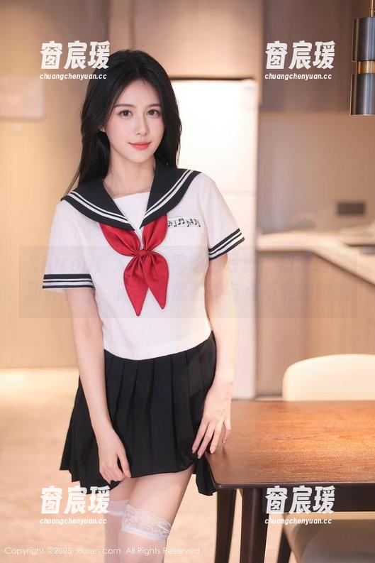 Xiuren秀人网 - 看她的写真：初梦瑶与那件礼服，简单的优雅却有点不安的味道-窗宸瑗