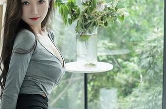 Xiuren秀人网 - 大美媚京送福利，女王图包免费，分分钟逆袭！