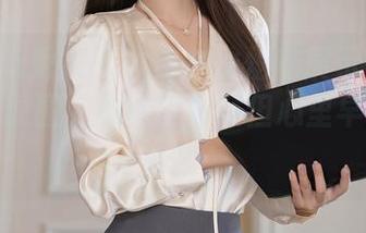 Xiuren秀人网 - 向各位炫酷展示悦悦姐的蕾丝原图，假装不在意但心里早已波澜起伏。