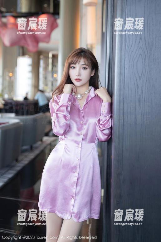 Xiuren秀人网 - 王馨瑶Yanni的定制黑色图集，提醒我多喝水，因为我的喉咙有点干呢。-窗宸瑗
