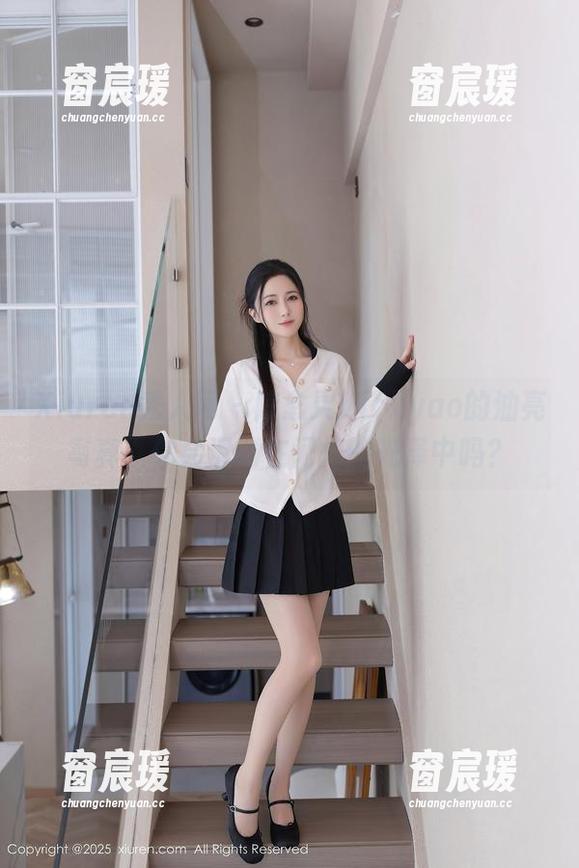 Xiuren秀人网 - 陈念灵Vickyao的油亮写真：你会滑倒在闪烁的光泽中吗？-窗宸瑗