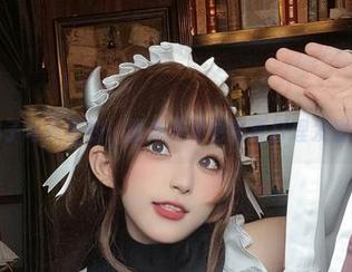 七七娜娜子写真在线：原来天使也需要打理发型和妆容？