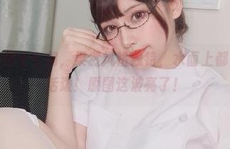 泳池里的你十七鸽，果然风格独特，水面上都立刻变得活泼！原图这波亮了！
