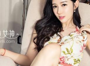 克拉女神 - 最新照片：江琴带着棉袜，像是在和我偷偷交流一些什么。