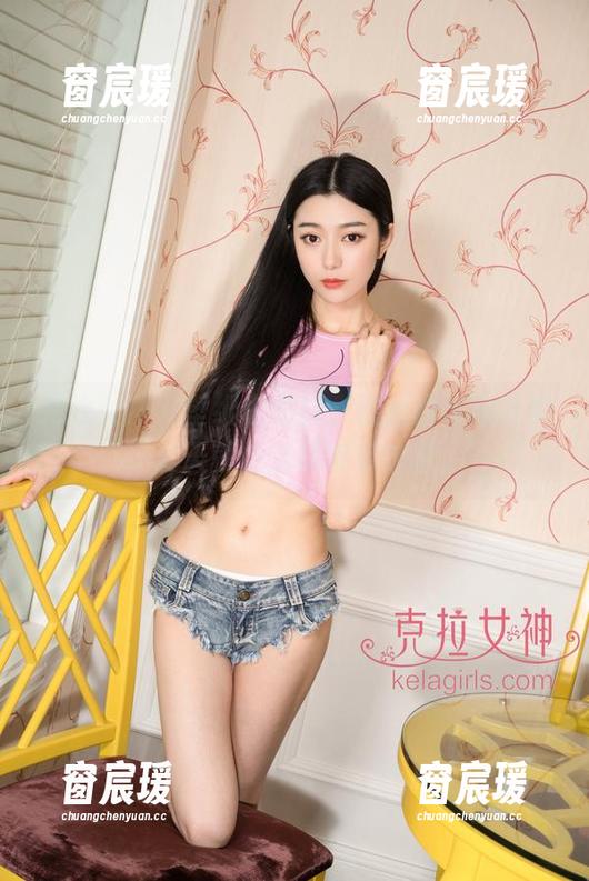 克拉女神 - 壁纸也疯狂，盈盈的泳池写真，夏天就该这样来点味道。-窗宸瑗