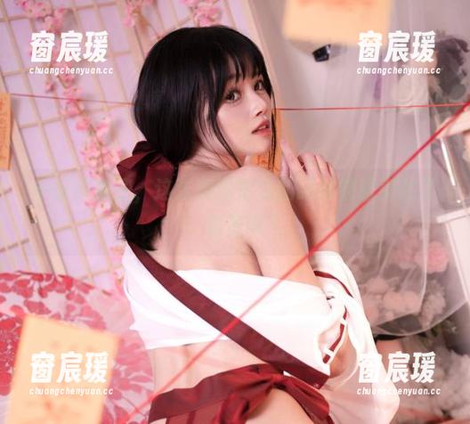 千反田鹿子，这张原图把我的眼球都吸引住了，秘密呢？-窗宸瑗