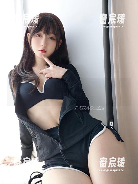 网袜+发条少女yoki=最新美图的无敌组合，谁能抵挡？-窗宸瑗