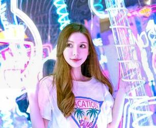 嗲囡囡 - 在浴缸中与雅茹老师弹琴：怎能错过这张原图作品！