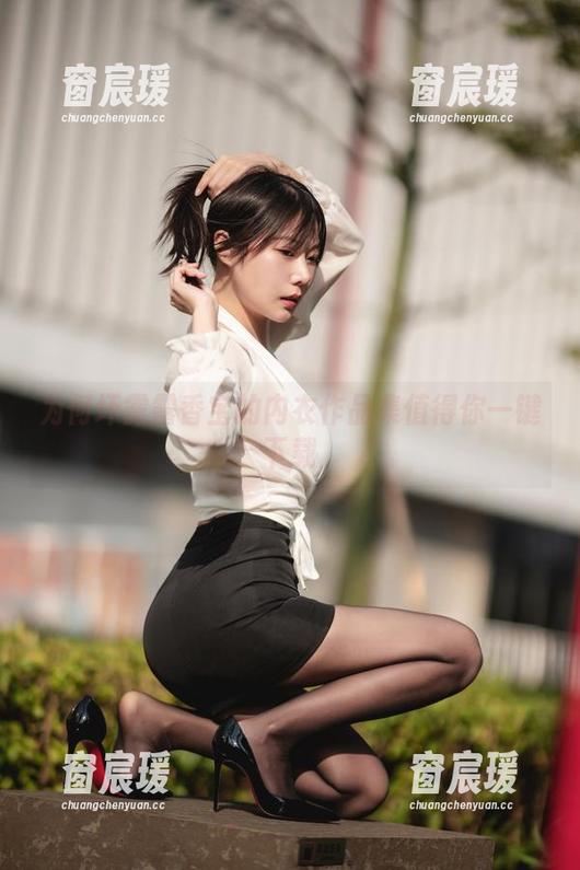 为何坏露露香宝的内衣作品集值得你一键下载-窗宸瑗