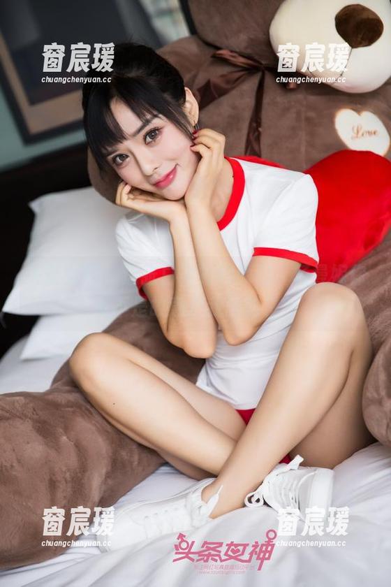 头条女神 - 这张白衬衫的原图，杨曼妮你是不是故意把我酥到了？-窗宸瑗