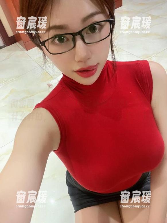 微密圈 - 照片里的奶宝妹纸红裙：红色是什么样的，我觉得同样是为了先发制人！-窗宸瑗