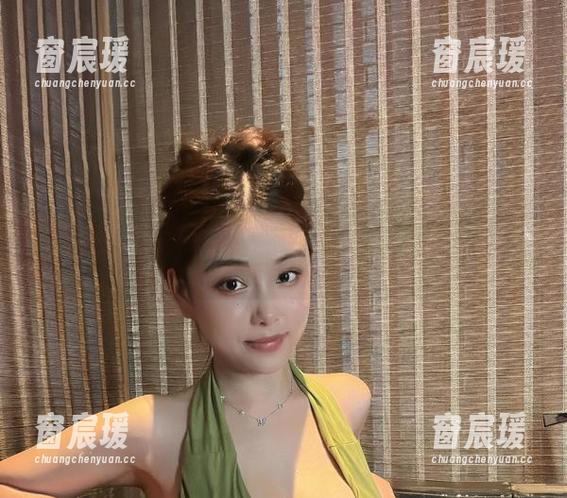 微密圈 - 奶雯的短裤合集，难不成她在短裤设计界也要来一波“逆袭”？-窗宸瑗