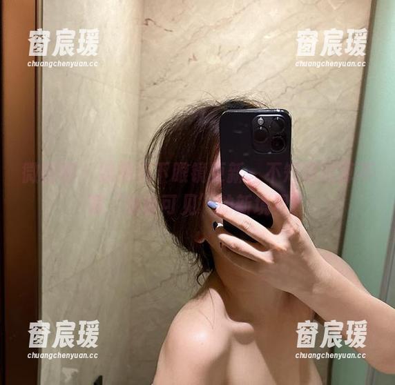 微密圈 - 奶雯摘下眼镜更新，不知道这算不算‘清晰可见’的新境界？-窗宸瑗