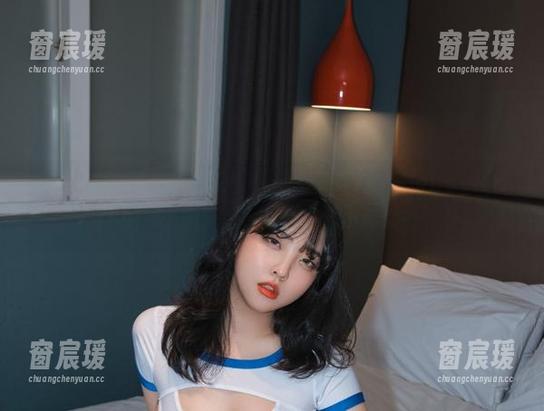 原图鉴赏：哇，宋哈娜(송하나)在DJAWA-HappyHanaLife的那一瞬，怎么看都是个小魔女的节奏。-窗宸瑗