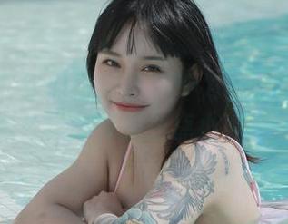 微密圈 - 你们看宋昱欣专为圣诞准备的图包怎么样，有那么点小可爱哦！