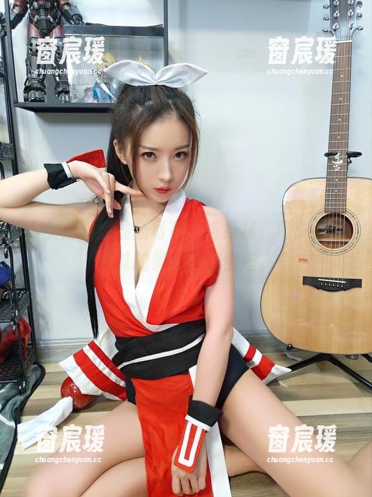 小女巫露娜最新写真：连身袜，可能是我见过的最贴合的穿搭。-窗宸瑗