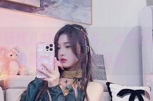 有小小奶瓶儿的丝袜图片，老实说原图中透露一丝丝的挑逗感。