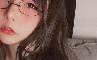 最新美腿图集！小泉学姐吖的腿还有别的用途吗？可不可以借我搭车？