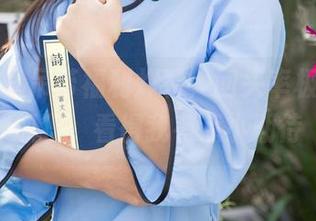 尤果网 - 吊带福利炸裂，回头率极高的孟狐狸，看得我有点小期待