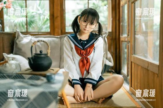 幼水铃衣的居家cos：家里也能变超模么？-窗宸瑗
