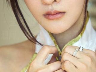 推女郎 - 王明明的旗袍写真，虽说定制，但我只想问，这样的画面能不能最大输出她的存在感？