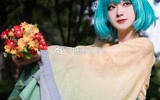 鸟瞰桃墨公子的比基尼私拍，图片里藏着的意味，让人越看越想认真琢磨。