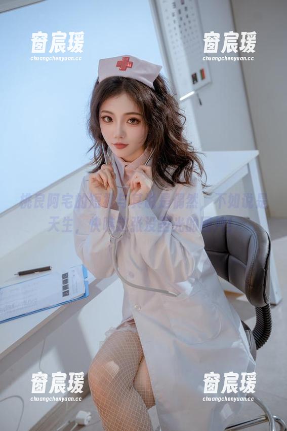 桃良阿宅的短裙与其说是偶然，不如说是天生，快瞧这张没圣光的图片！-窗宸瑗