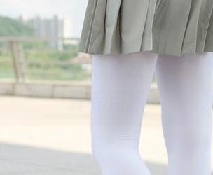 森萝财团图包，这毛衣灰丝不止好看，还真有点撩