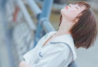 谁说天台只适合晒太阳？河豚抚子的写真集给你不一样的视角分享！