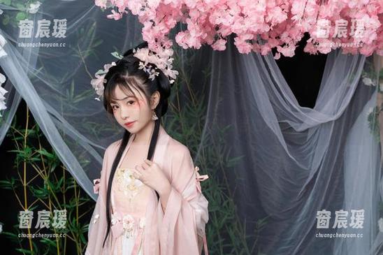 私拍图包里的猫咪日记：爆机少女喵小吉的JK时光忙坏了！-窗宸瑗