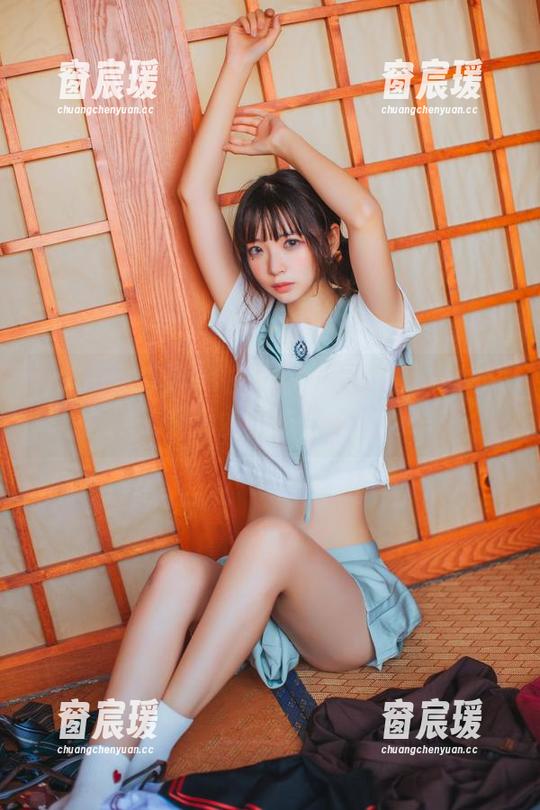 再来一张疯猫ss白旗袍，简直成了美图和资源的绝佳组合。-窗宸瑗