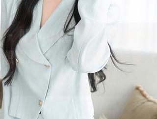 秀人网 - Nancy小姿的校园写真，就是我曾经想冒课打卡的地方，结果只拍到了哀怨的课桌...
