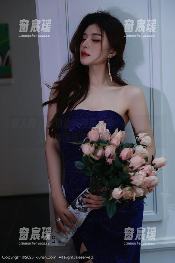秀人网 - 泳池边玩得那么嗨，林乐一舌尖上的美图精选好像也涌现了-窗宸瑗