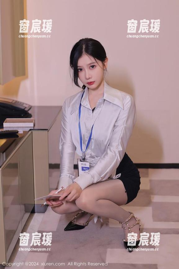 秀人网 - 说真的，沐娜娜的《天台》作品集，我也不知道为什么，就是让人一直想看她的最新创作。-窗宸瑗