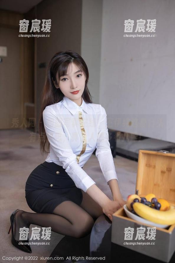 秀人网 - 和服写真在线，王伊纯这身行头有点意思，真让人想多看几眼！-窗宸瑗