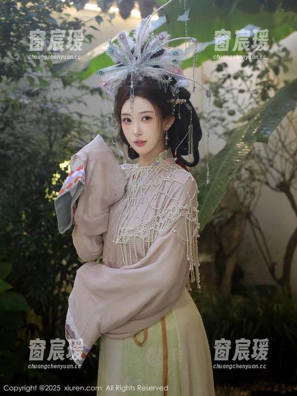 秀人网 - 黄婧GIGI，御姐作品，不经意间流露的优雅气息-窗宸瑗
