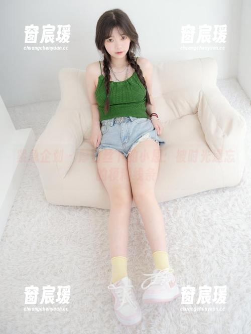 紧急企划 - 厚白丝下的小恩：被时光遗忘的模糊线条-窗宸瑗