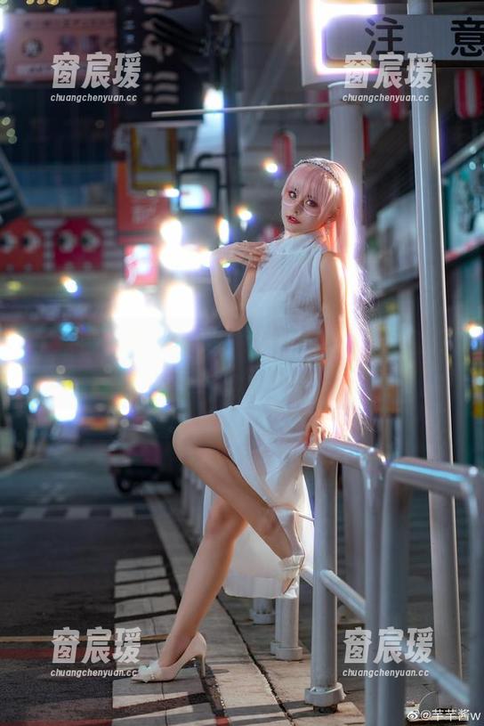 芊芊酱w定制写真，清纯得像大海里的泡沫-窗宸瑗